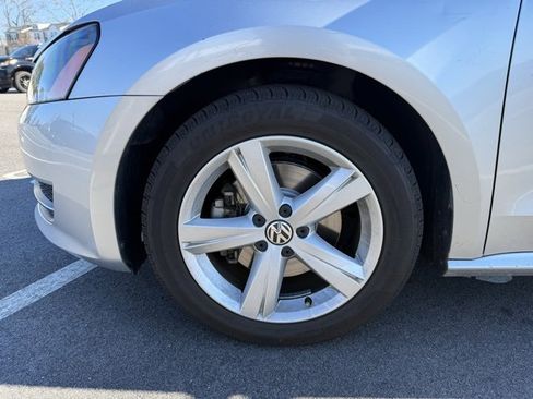 Used 2012 Volkswagen Passat 2.5 SE image 12