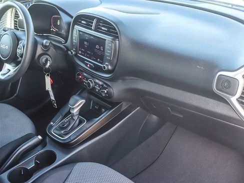 Used 2023 Kia Soul LX w/ LX Technology Package image 31
