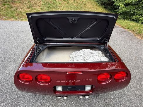 Used 2003 Chevrolet Corvette Convertible w/ Preferred Equipment Group1 RWD image 13