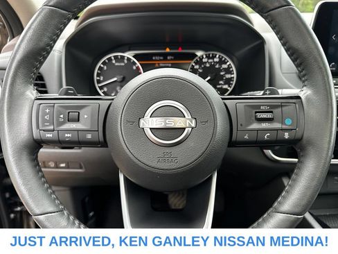 Certified 2023 Nissan Rogue SV w/ SV Premium B Package AWD/4WD image 12