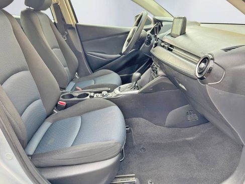 Used 2020 Toyota Yaris LE image 24