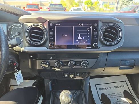Used 2020 Toyota Tacoma TRD Off-Road AWD/4WD image 25