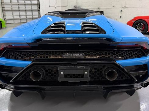 Used 2020 Lamborghini Huracan EVO RWD image 22