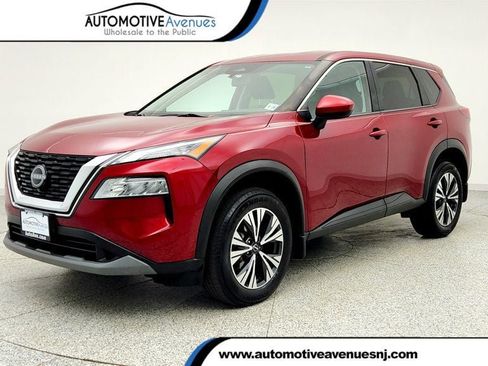 Used 2023 Nissan Rogue SV image 1