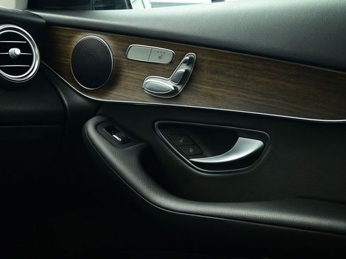 Used 2022 Mercedes-Benz GLC 300 4MATIC image 13