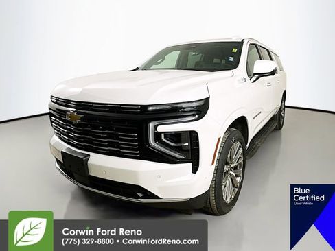 Used 2025 Chevrolet Suburban High Country image 3