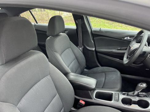 Used 2016 Chevrolet Cruze LT w/ Sun And Sound Package FWD image 35