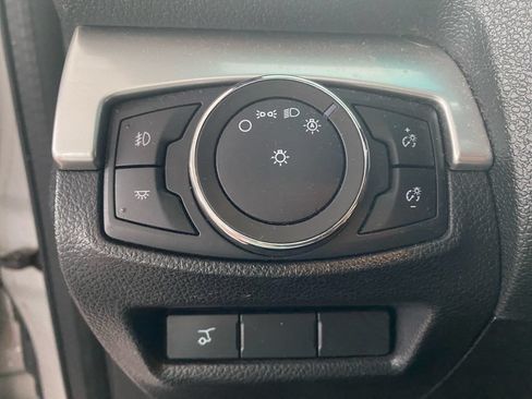 Used 2017 Ford Explorer XLT w/ Equipment Group 202A FWD image 21