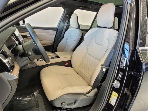 Certified 2026 Volvo XC90 B6 Plus w/ Protection Package image 7