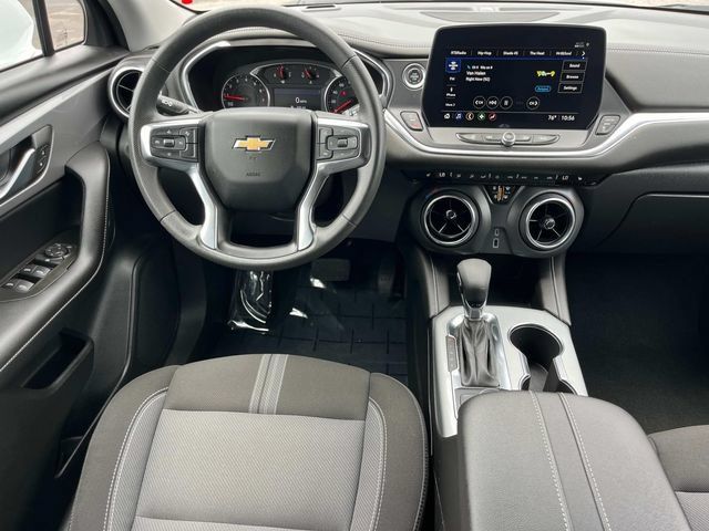Used 2025 Chevrolet Blazer LT FWD image 14