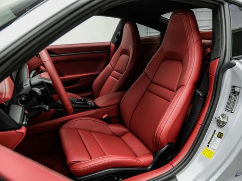 Used 2026 Porsche 911 Carrera GTS RWD image 42