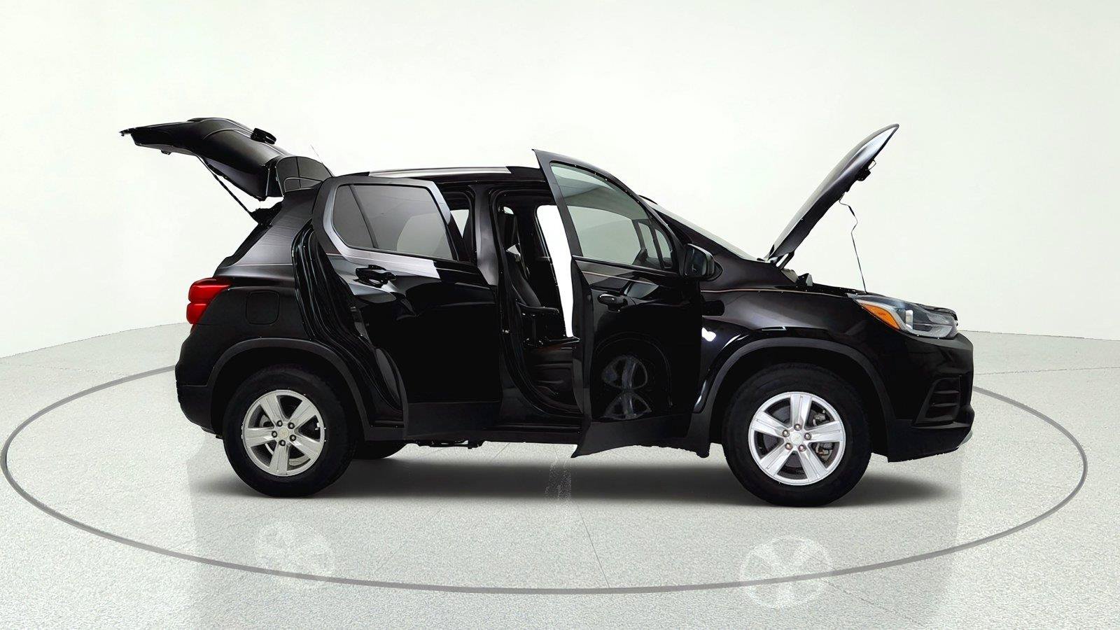 Used 2022 Chevrolet Trax LT w/ LT Convenience Package AWD/4WD image 37