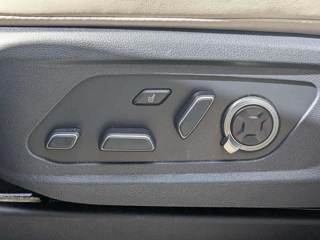 Used 2025 Hyundai Palisade Calligraphy FWD image 28