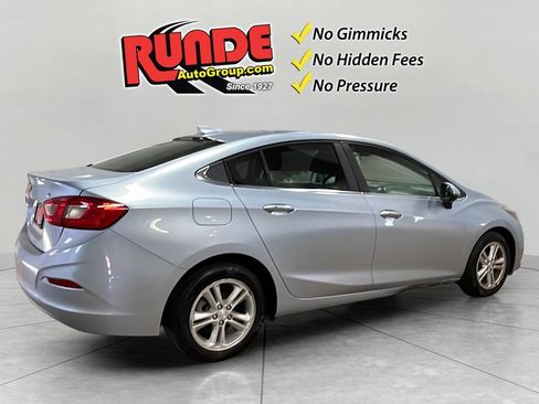 Used 2018 Chevrolet Cruze LT w/ Convenience Package FWD image 6