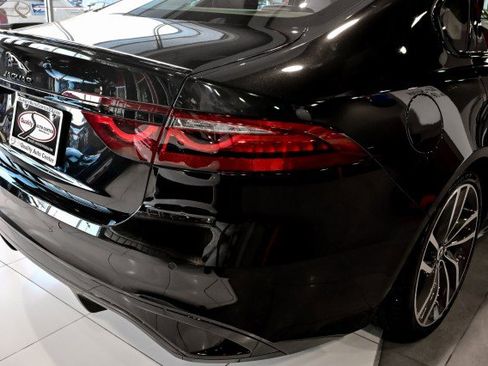 Used 2024 Jaguar XF R-Dynamic SE image 12