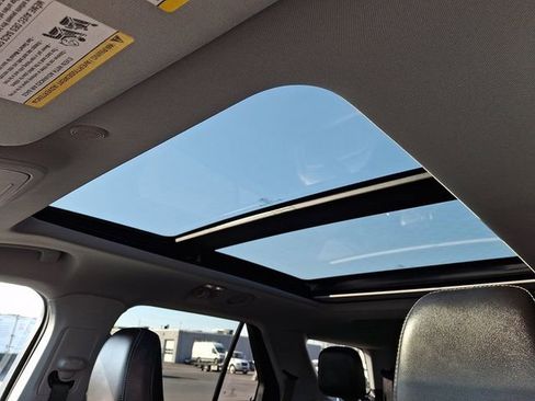 Used 2023 Ford Explorer XLT w/ Equipment Group 202A image 18