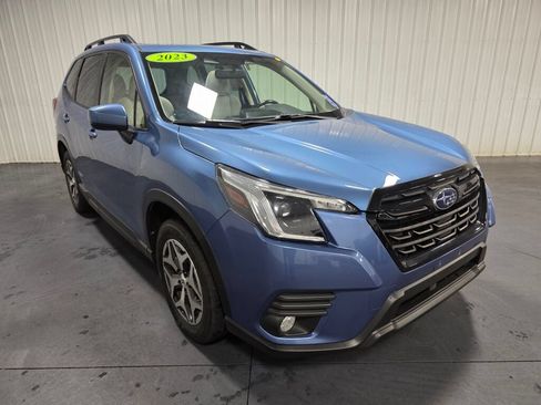 Used 2023 Subaru Forester Premium AWD/4WD image 2
