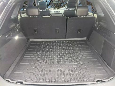 Used 2019 Lincoln Nautilus Select image 29