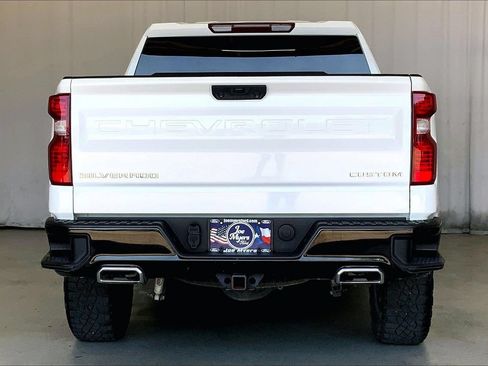 Used 2024 Chevrolet Silverado 1500 Custom Trail Boss AWD/4WD image 3
