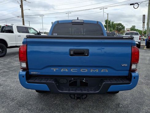 Used 2019 Toyota Tacoma TRD Off-Road AWD/4WD image 5
