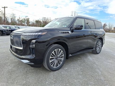 New 2026 INFINITI QX80 Luxe image 2