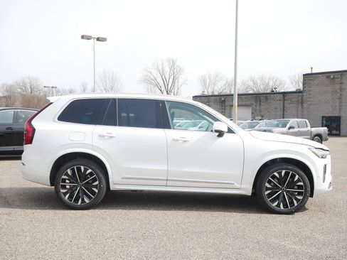 New 2026 Volvo XC90 T8 Plus AWD/4WD image 2