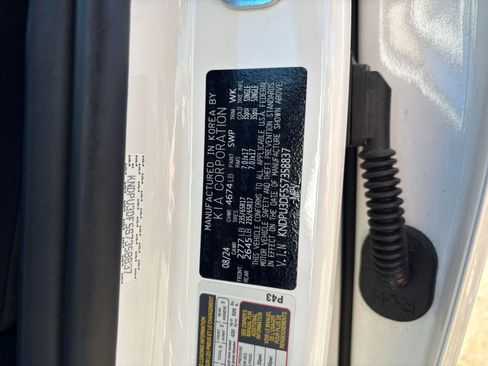 Used 2025 Kia Sportage LX image 29