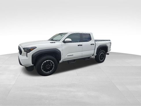 Used 2025 Toyota Tacoma TRD Off-Road w/ TRD Off Road Upgrade Package AWD/4WD image 1