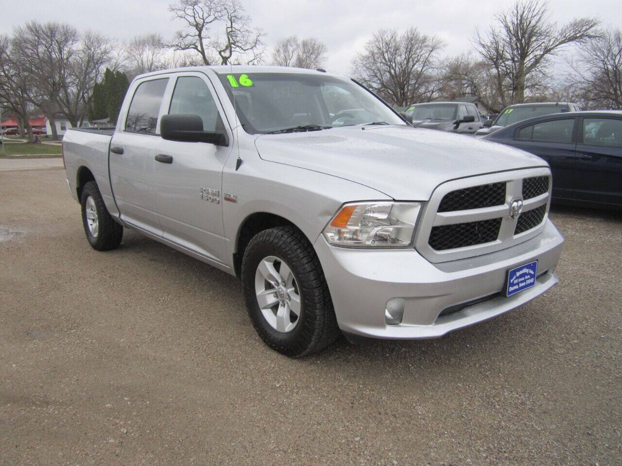 Used 2016 RAM 1500 Express RWD image 6