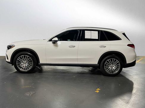 Used 2025 Mercedes-Benz GLC 300 4MATIC image 6