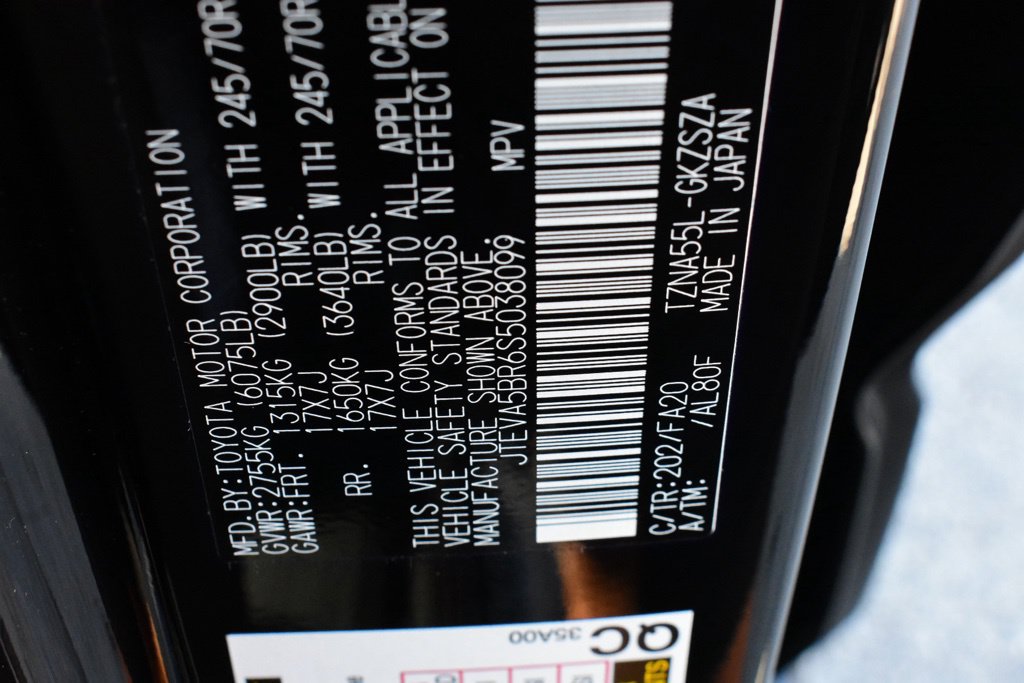Used 2025 Toyota 4Runner SR5 AWD/4WD image 27