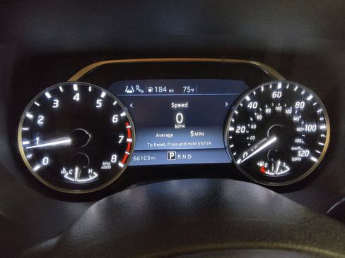 Used 2022 Nissan Titan SV image 23