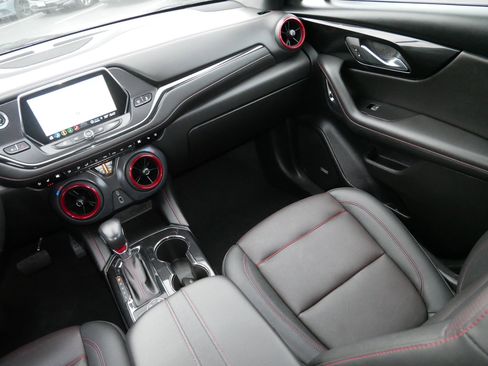 Used 2022 Chevrolet Blazer RS w/ Enhanced Convenience Package image 11