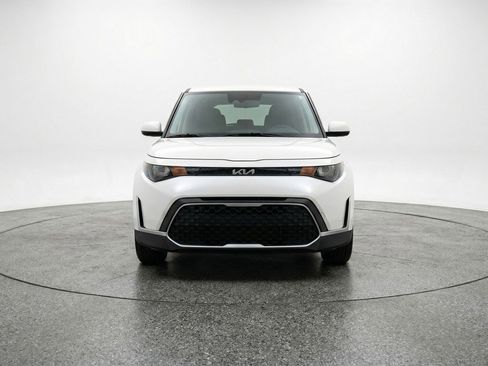 Used 2025 Kia Soul LX w/ LX Technology Package image 2