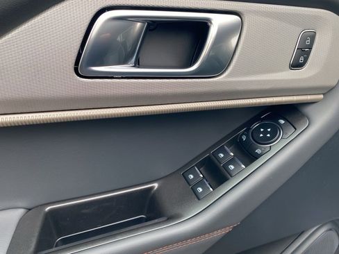 New 2026 Ford Explorer Active w/ Active Comfort Package image 20