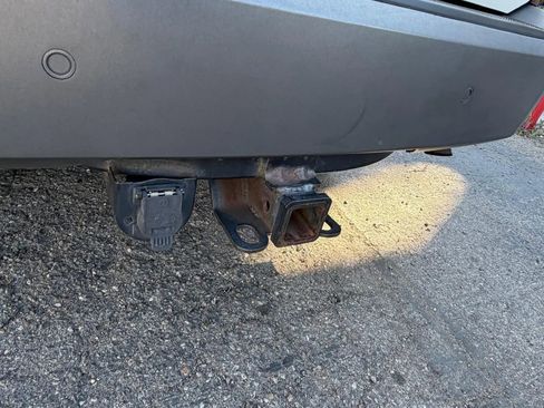 Used 2010 Jeep Liberty Renegade w/ Navigation Convenience Group image 18