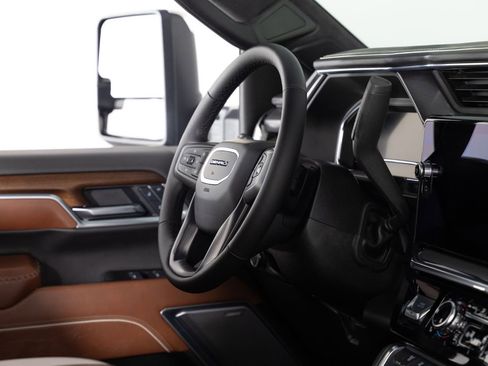 Used 2025 GMC Sierra 3500 Denali Ultimate AWD/4WD image 25