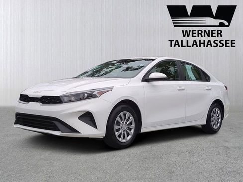 Used 2024 Kia Forte LX FWD image 1