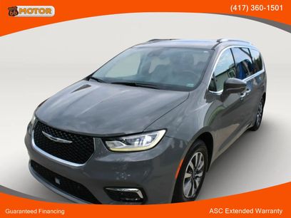 Used 2021 Chrysler Pacifica Touring-L w/ Premium & Safety Sphere Group