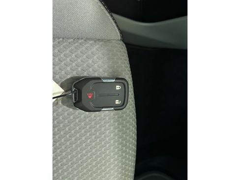 Used 2024 GMC Terrain SLE FWD image 29