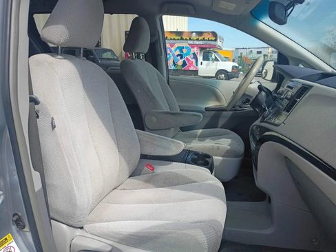 Used 2014 Toyota Sienna LE image 20