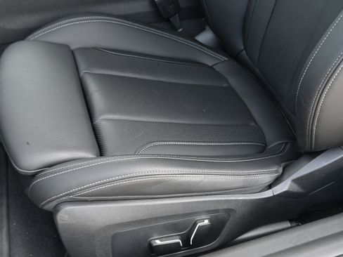 Certified 2025 BMW M240i Coupe RWD image 31