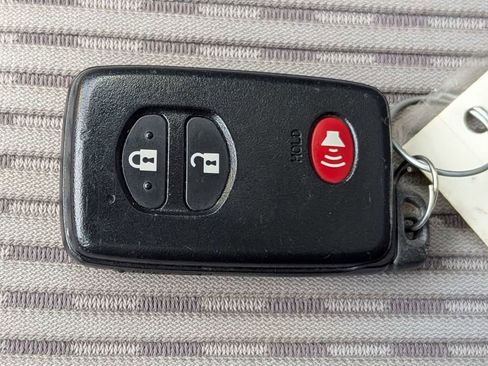 Used 2015 Toyota Prius V Three FWD image 28
