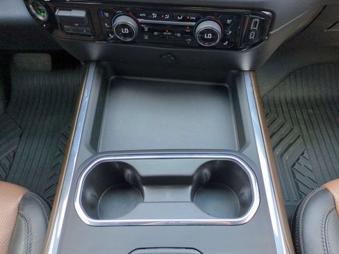 Used 2024 Chevrolet Silverado 3500 High Country w/ High Country Premium Package AWD/4WD image 23