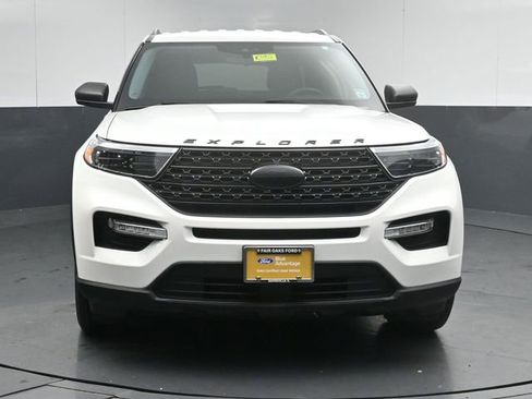 Certified 2022 Ford Explorer XLT w/ Equipment Group 202A AWD/4WD image 2