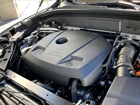 Used 2022 Volvo XC60 T8 Inscription w/ Advanced Package image 31
