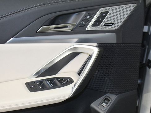 Used 2025 BMW X1 xDrive28i w/ Convenience Package image 27