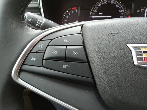 Used 2018 Cadillac XT5 FWD image 21