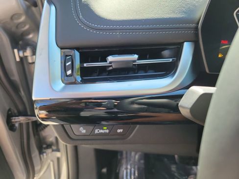 New 2026 BMW X1 xDrive28i w/ Technology Package AWD/4WD image 18
