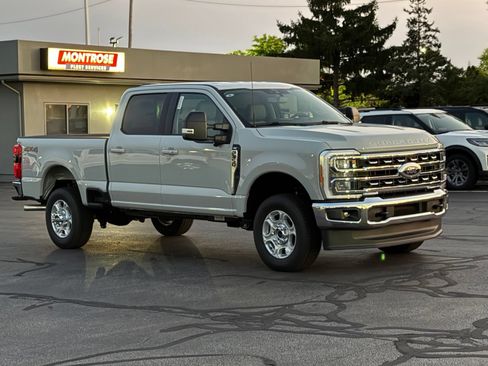 New 2026 Ford F350 XLT w/ XLT Premium Package AWD/4WD image 10